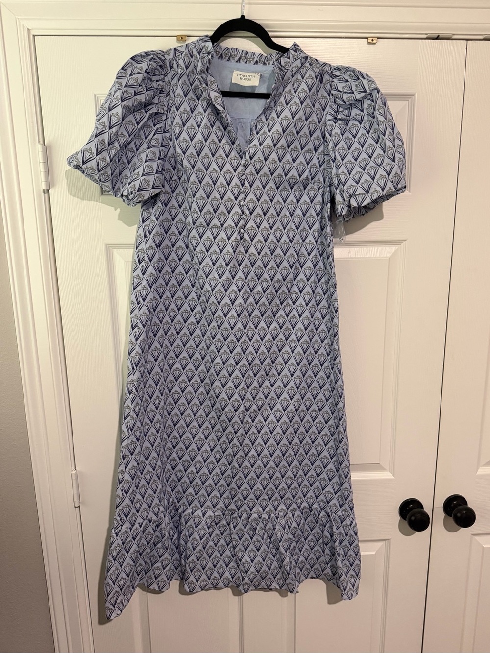 HYACINTH HOUSE
Periwinkle Trellis Floral Mimi Midi Dress